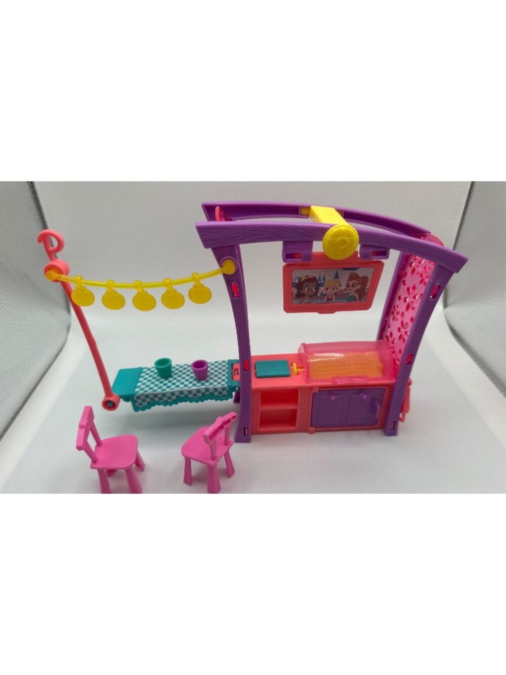 Polly Pocket Dolly Grill and Chill Play Set- Incomplete